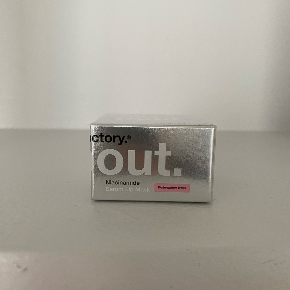 Tory Burch out. Niacinamide Serum Lip Mask - Watermelon Whip